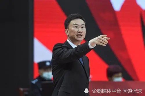 巴黎、切尔西、曼联和曼城都在追求埃斯特瓦奥-威廉，并愿意支付他价值6000万欧元的解约金。